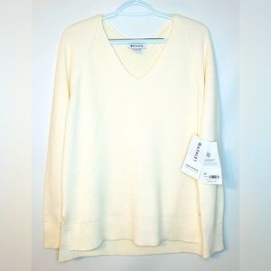 NWT ATHLETA white/cream V-Neck Sweater size small